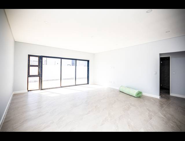 4 BEDROOM FREEHOLD FOR SALE IN SANDOWN